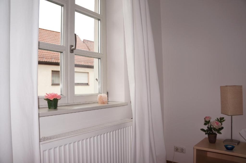 Gasthof Zur Post Neunkirchen am Brand Zewnętrze zdjęcie